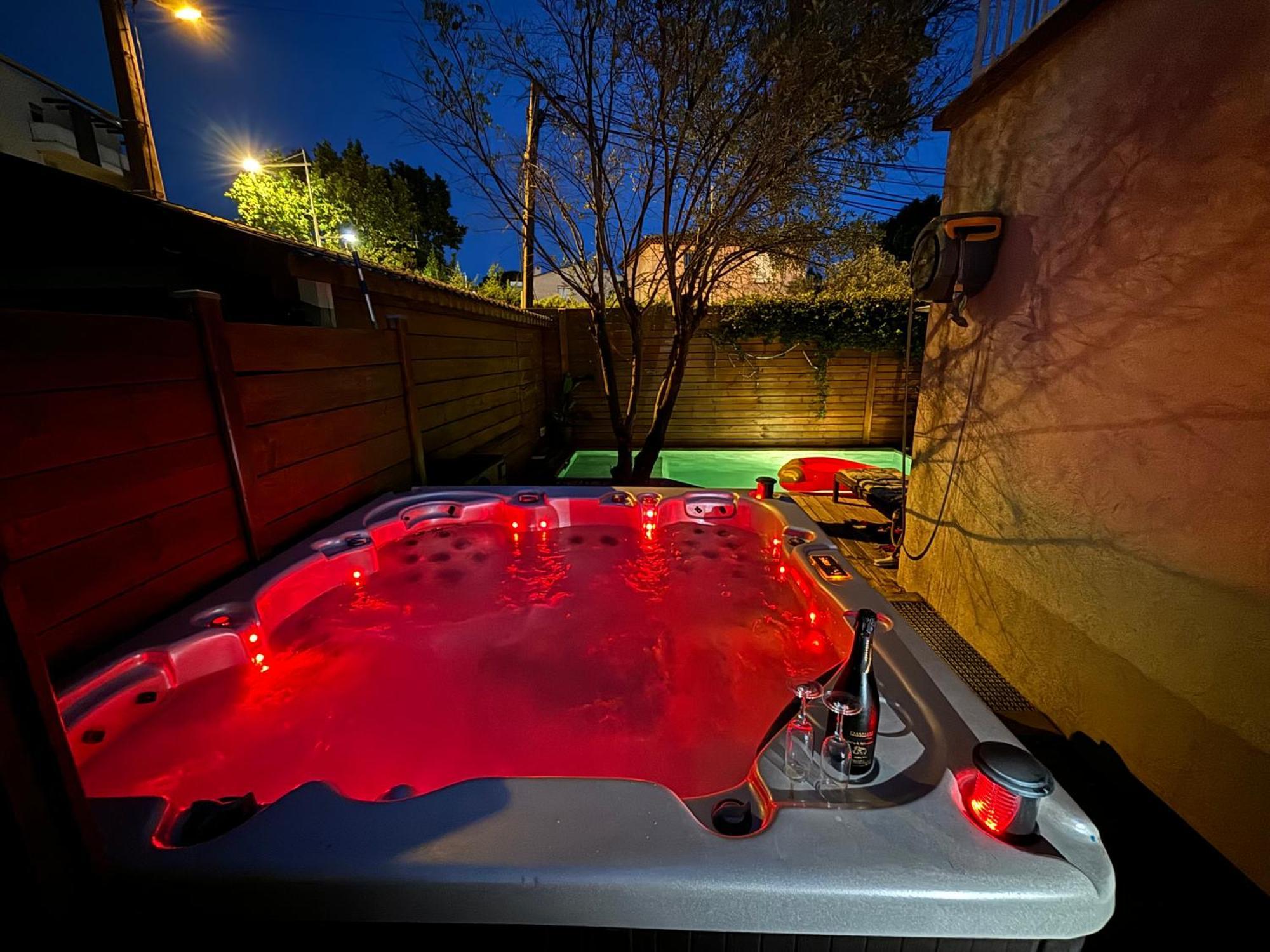 Maison Avec Piscine Et Jacuzzi Proche Des Plages Toulon Exterior foto